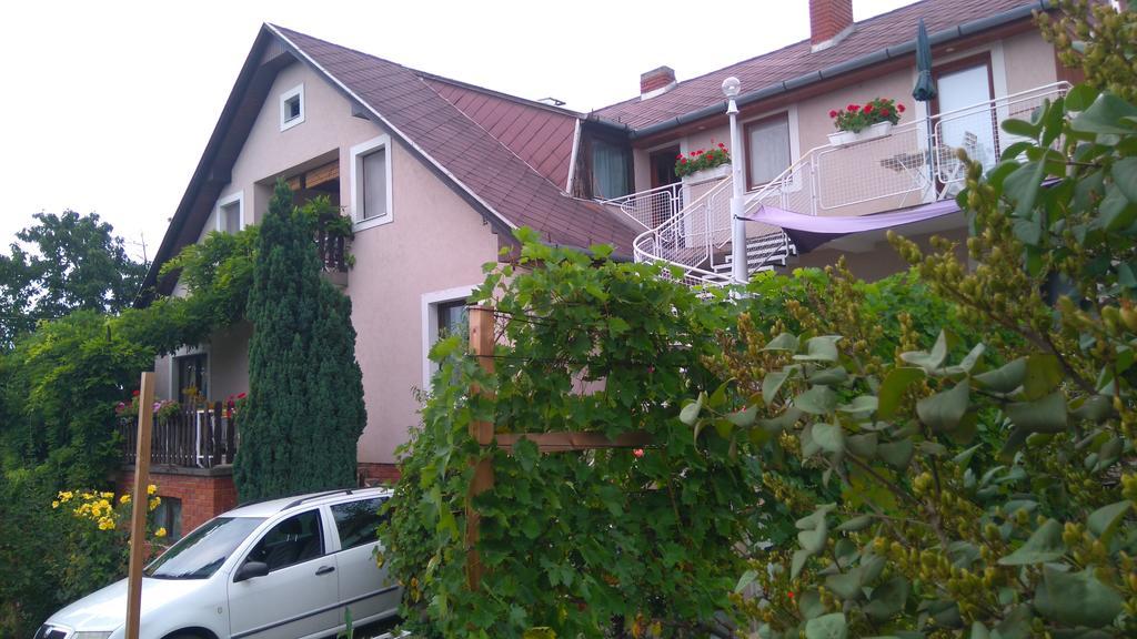 Bertalan Apartman Vonyarcvashegy Exteriér fotografie