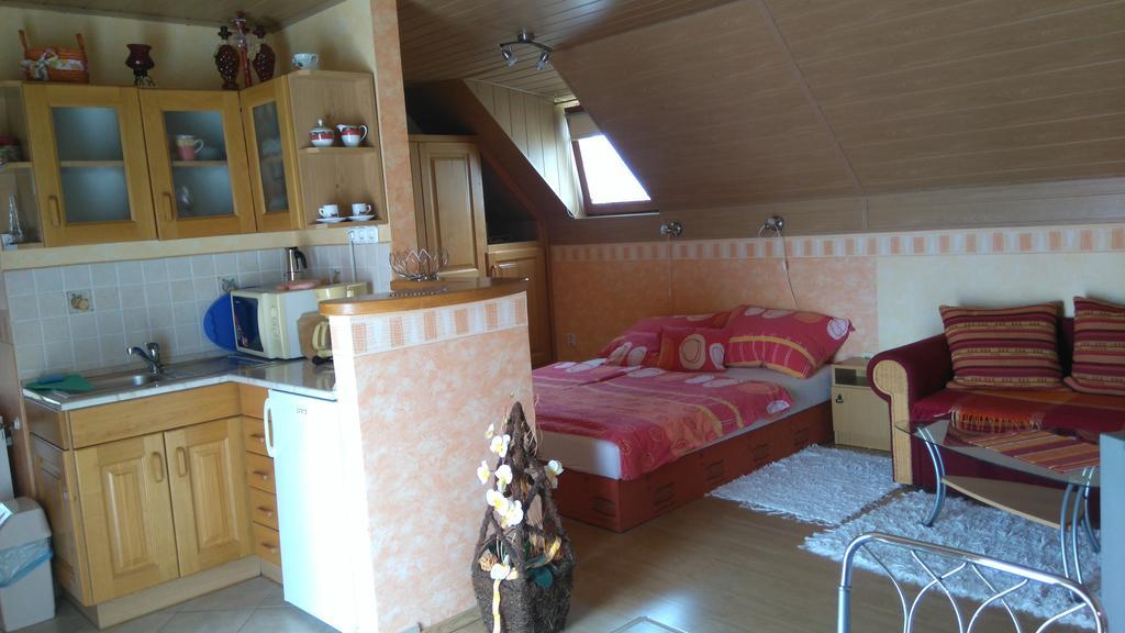 Bertalan Apartman Vonyarcvashegy Exteriér fotografie
